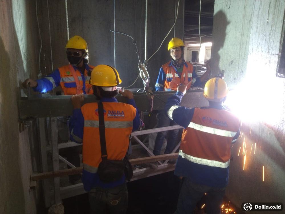 Separator Service Lift Meikarta